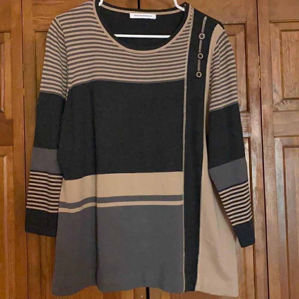 Allison Daley Sweater‎